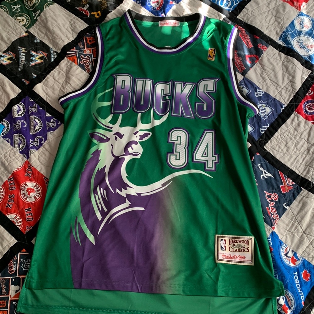 COPY - NBA BUCKS RAY ALLEN MITCHELL AND NESS JERSEY SIZE LARGE
